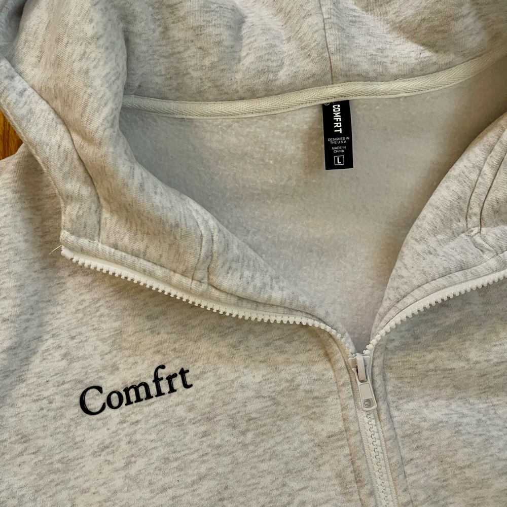 Comfrt Cloud Women's Gray Zip-Up Hoodie - Picture 8 of 8